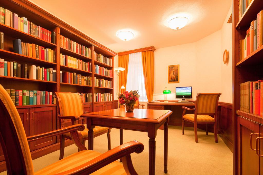 Gda Hotel Hildastift Am Kurpark Wiesbaden Bagian luar foto