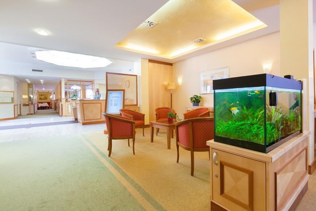 Gda Hotel Hildastift Am Kurpark Wiesbaden Bagian luar foto